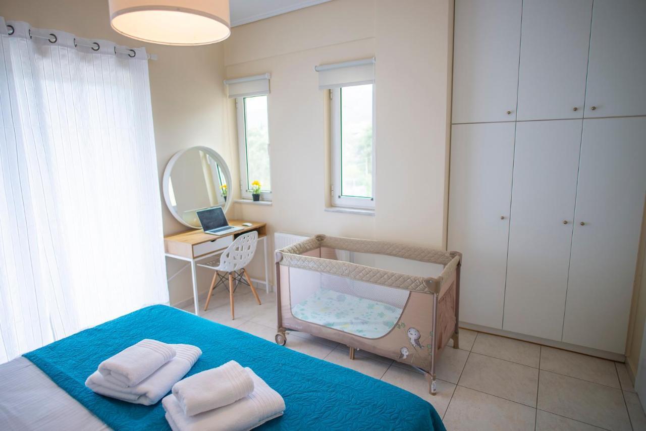 Helios: Charming Beach Home Next To Crystal Waters Néa Mákri Esterno foto